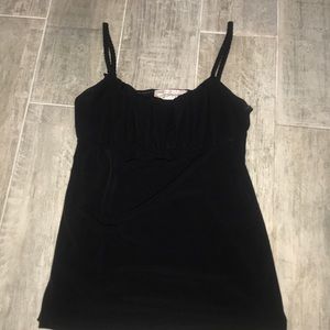 black small tank top